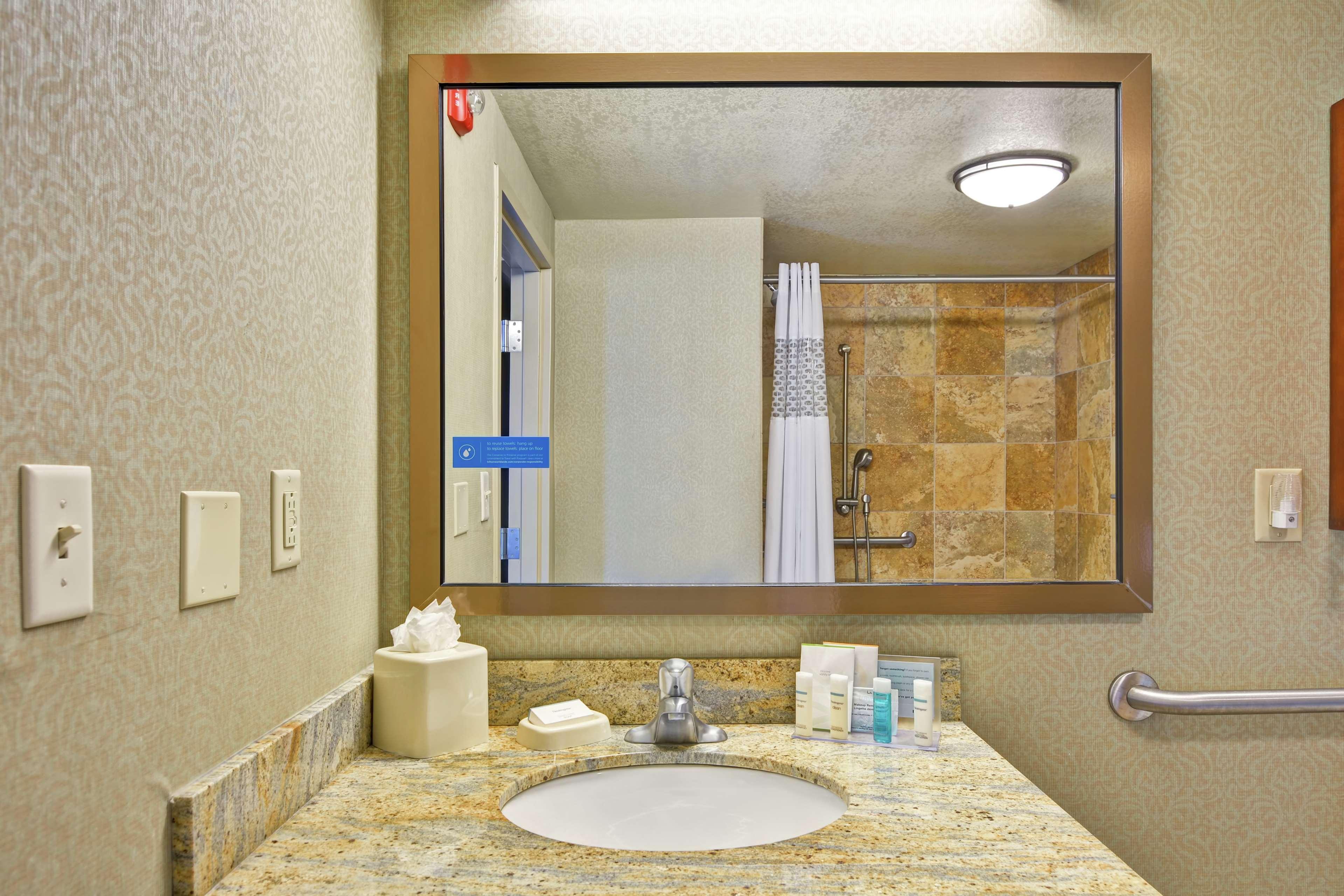 Hampton Inn And Suites New Hartford/Utica Buitenkant foto